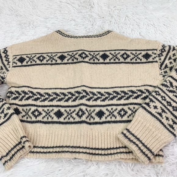 American Eagle Beige and Black Patterned Sweater cardigan button front cropped - Picture 9 of 10